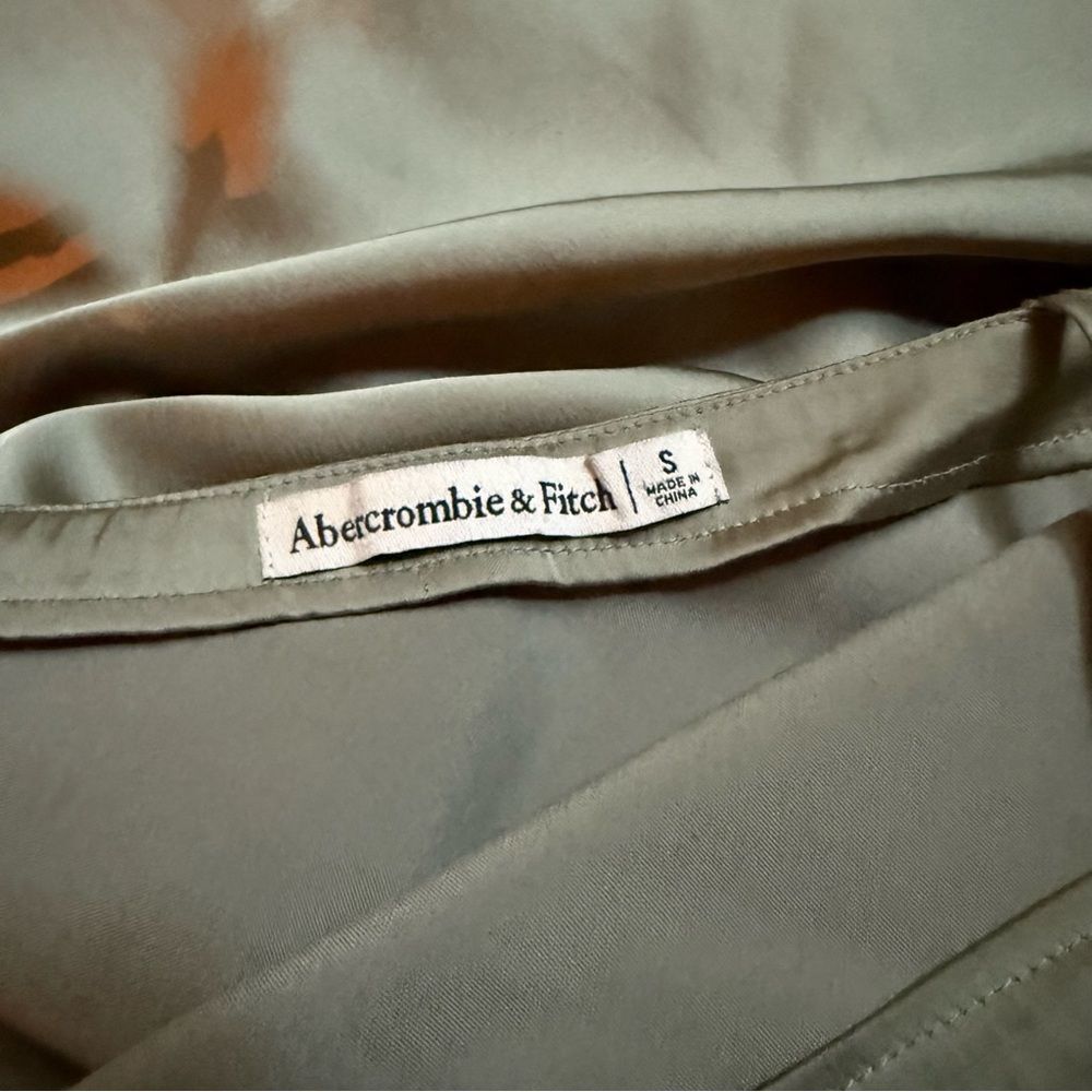 Abercrombie & Fitch Sage green maxi dress size small - Picture 2 of 8